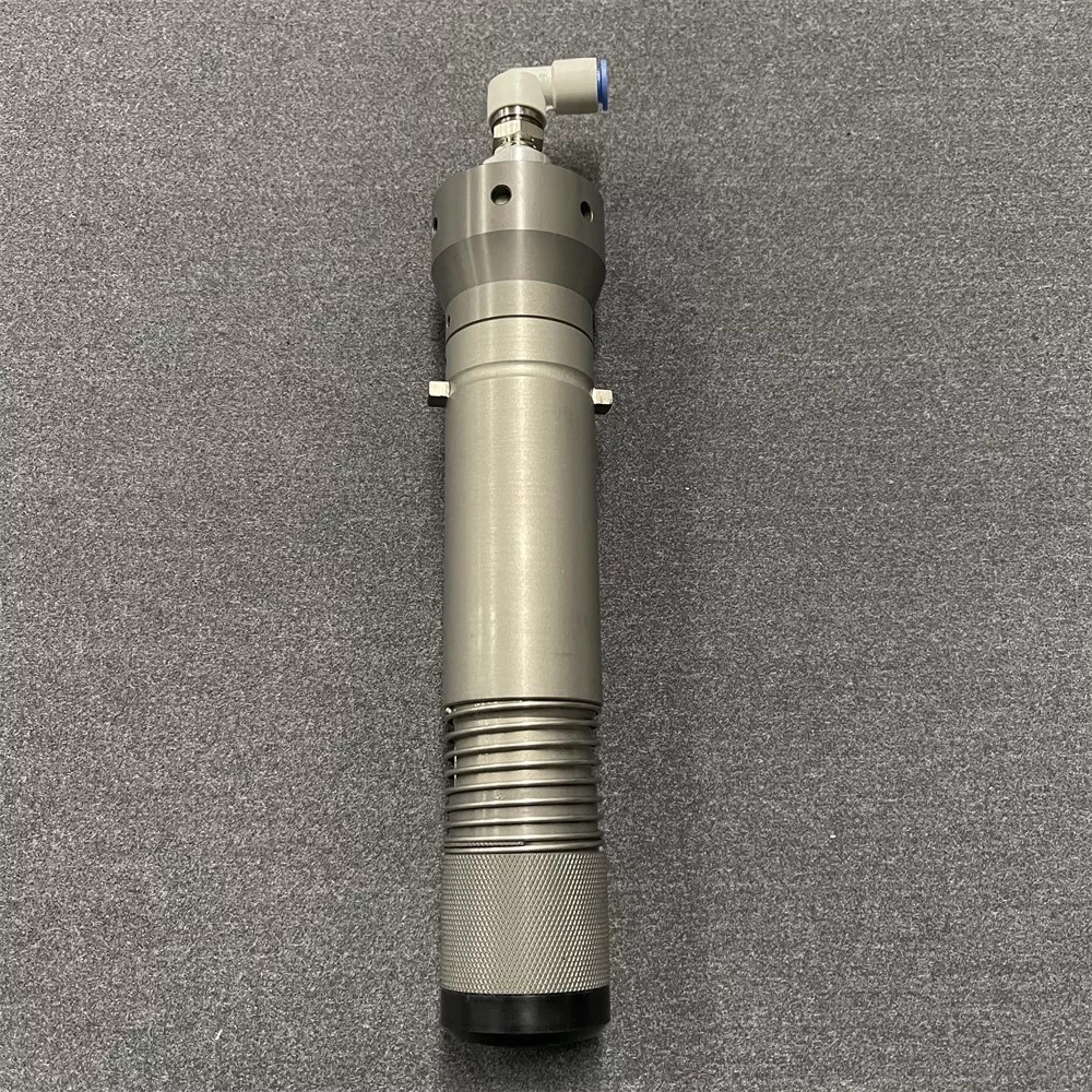 Automatic feeding vibrating knife cutting machine for cloth