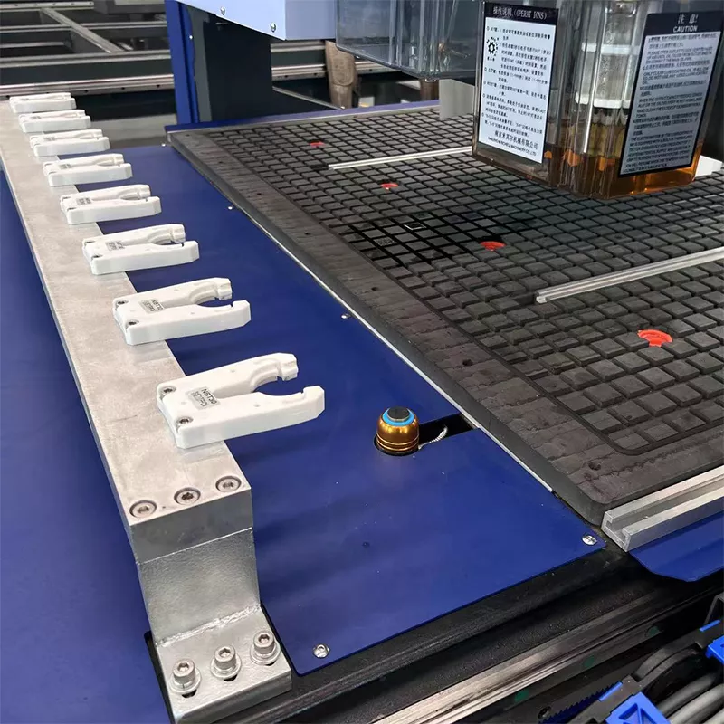 Swing head 4-axis 1325 cnc router machine price in Pakistan 