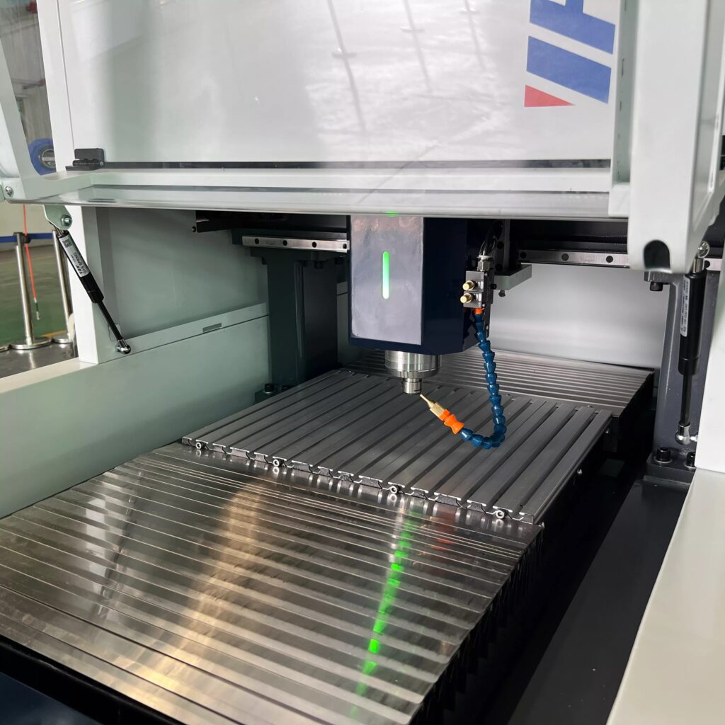 3-Axis High Precision Cnc Milling Machine with Aluminum
