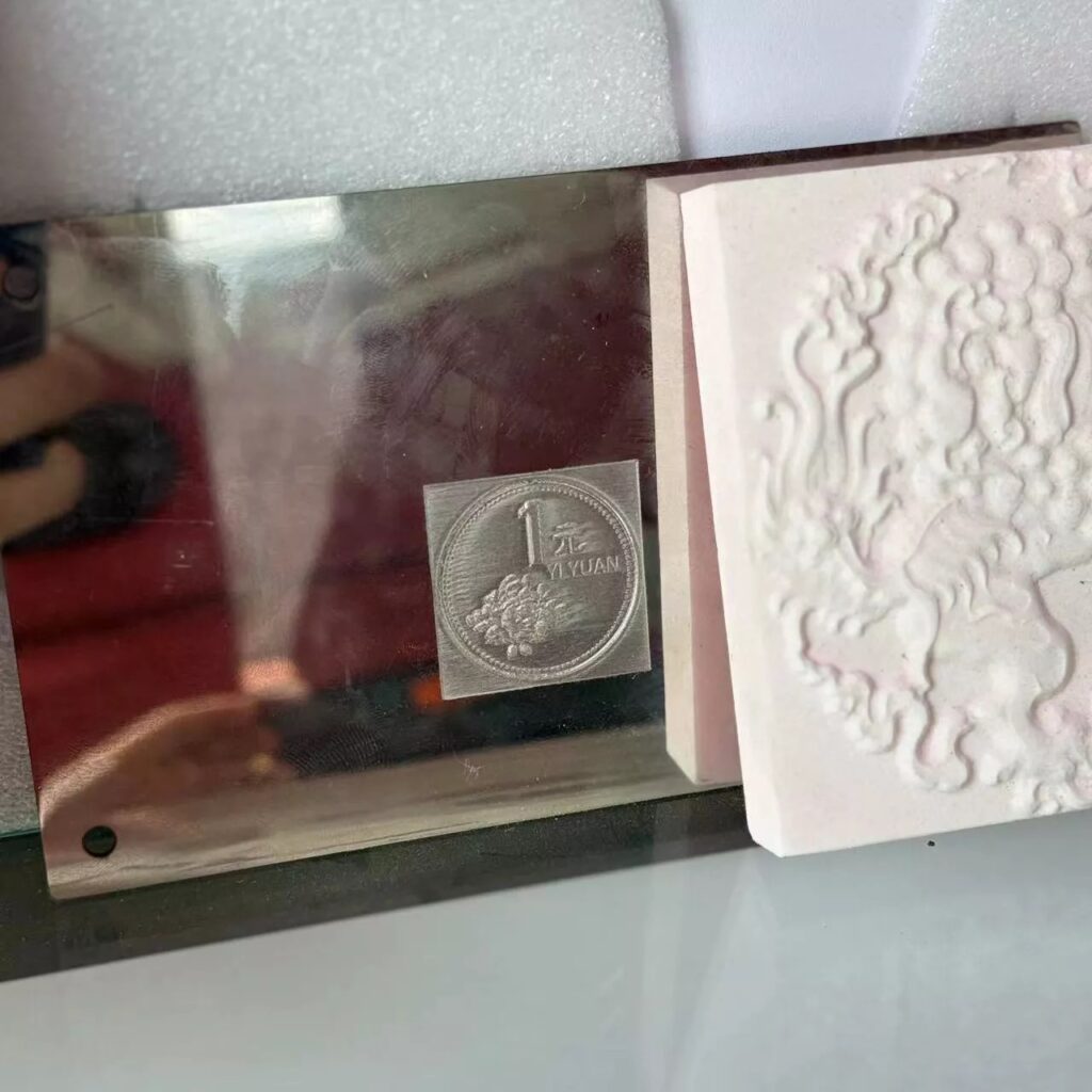 3-Axis High Precision Cnc Milling Machine with Aluminum
